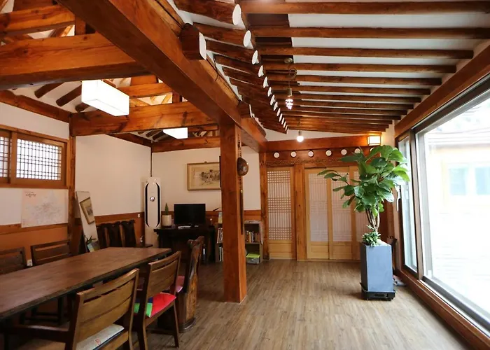 ゲストハウス Traditional House Fellowship *